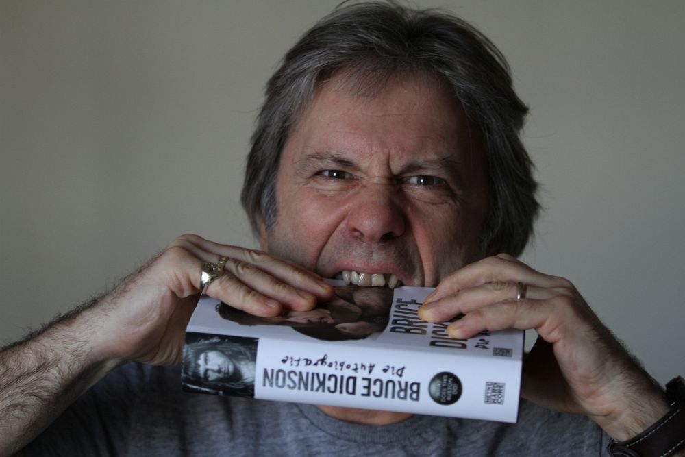 Bruce Dickinson, wofür ist denn dieser Knopf nun? Aerobuzz.de