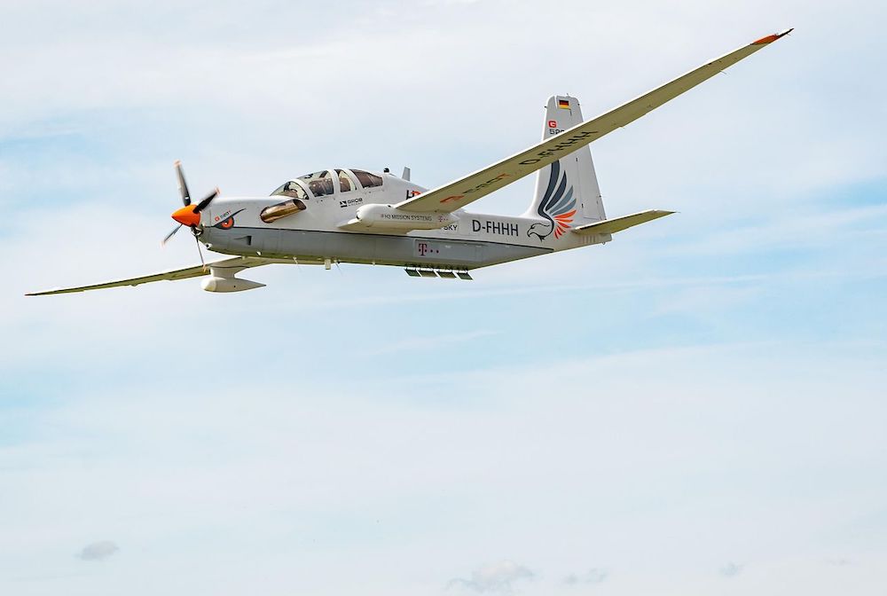 Eine ferngesteuerte G520T schließt Lücken im Handy-Netz - Aerobuzz.de