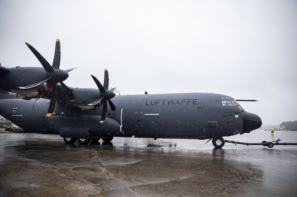 Erste C-130J für die Luftwaffe fertig lackiert - Aerobuzz.de
