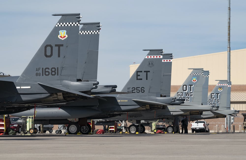 *   Exklusiv! Raketentests: Wir Enthüllen, Warum Die Us Air Force Cybertrucks Bestellt Hat! - yy5twca
