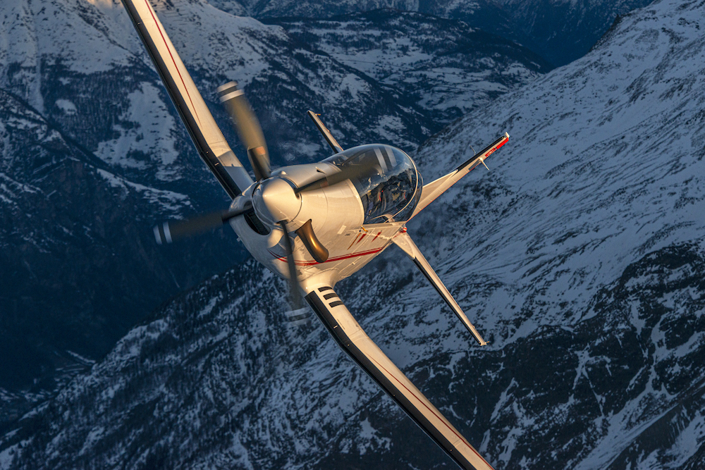 Pilatus hat den PC-7 MKX auf der Dubai Airshow vorgestellt - Aerobuzz.de