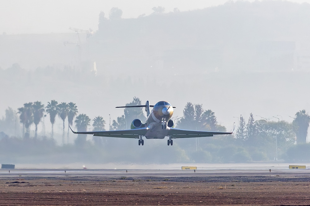 Jet In Der Nhenull